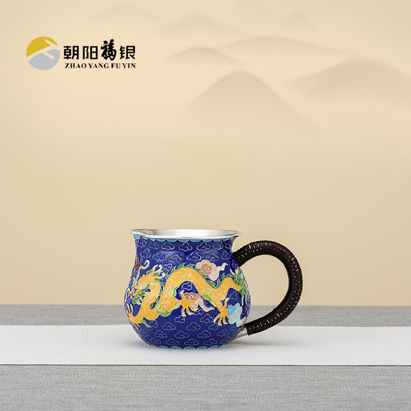 双龙戏珠