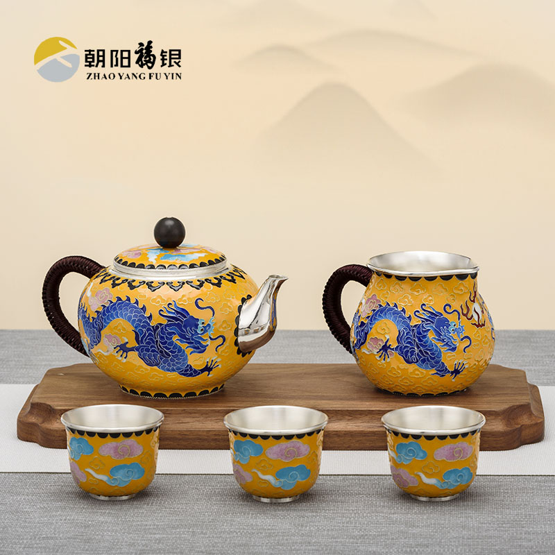 双龙戏珠
